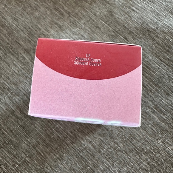 KAJA JELLY CHARM LIP AND BLUSH GLAZED KEYCHAIN STAIN SQUEEZE GUAVA - Picture 3 of 4